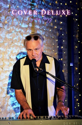 Pianiste, guitariste, batteur, compositeur, arrangeur, chanteur